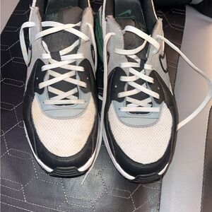 Nike Men's Black, Gray, and White Sneakers